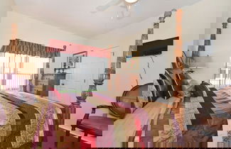 Foto 2 - Beautiful 5 Bedroom Home With Large South-facing Pool