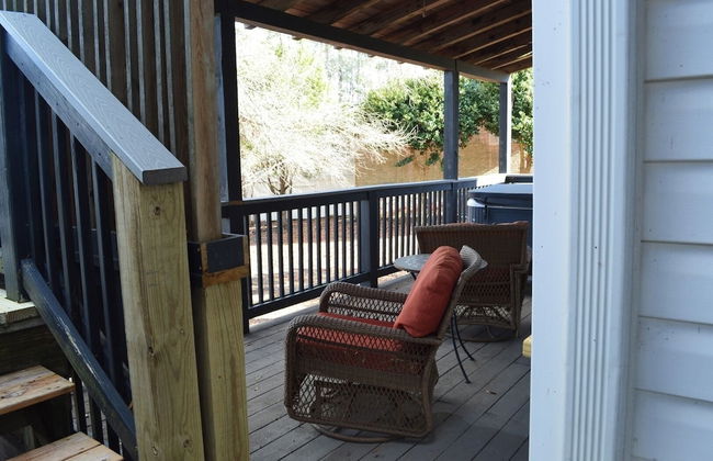 5 BR House Lake Retreat w/ Hot Tub, Sleeps 12 - Foto 16