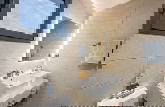 Foto 3 - Gorgeous new Beach Apartment
