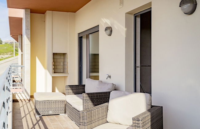 Lagos Central 1 With Pool by Homing - Photo 10