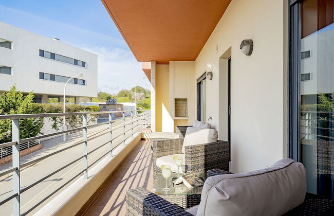 Lagos Central 1 With Pool by Homing - Photo 9