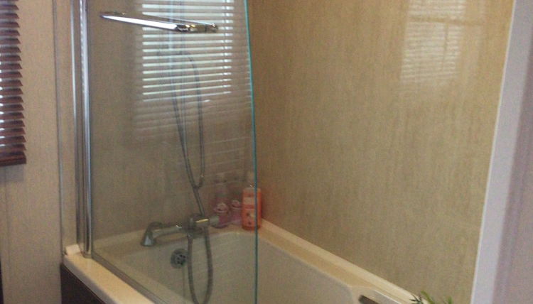 Foto 1 - Newquay Haven Caravan 42x14 With Ocean Views