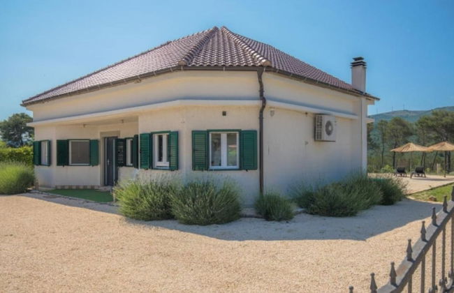 Vila P - Foto 1