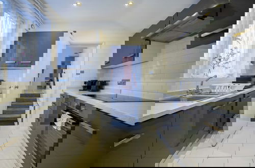 Foto 5 - London City Escape - Stylish 2 Bedroom Apartment