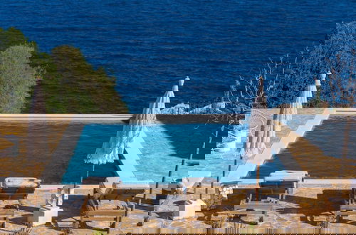 Foto 1 - Evilia Beach Villa With Private Pool