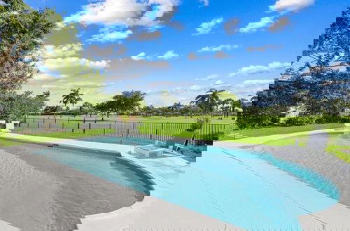 Photo 32 - Luxury Beach House With a View