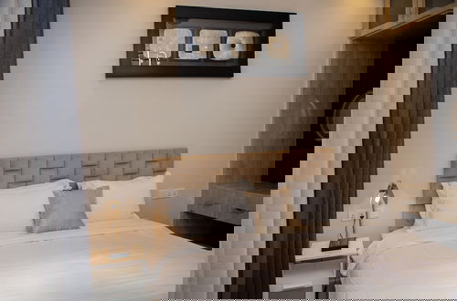 Foto 38 - unreal homes