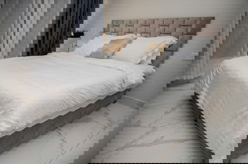 Foto 4 - unreal homes