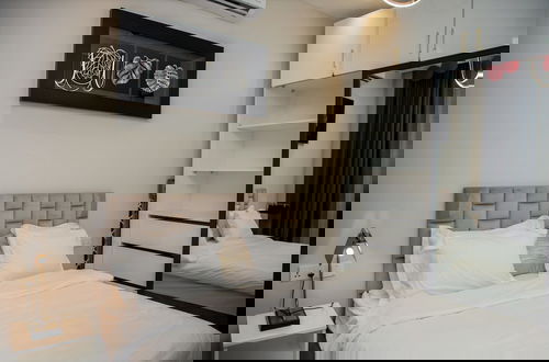 Foto 2 - unreal homes