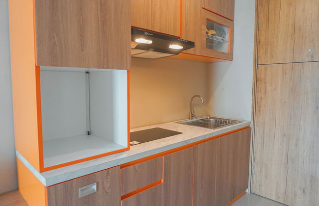 Cozy Studio Apartment At LRT City Jatibening - Photo 12