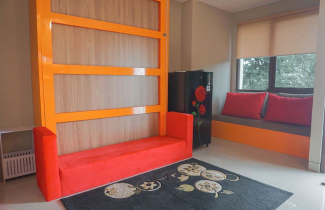 Cozy Studio Apartment At LRT City Jatibening - Photo 7