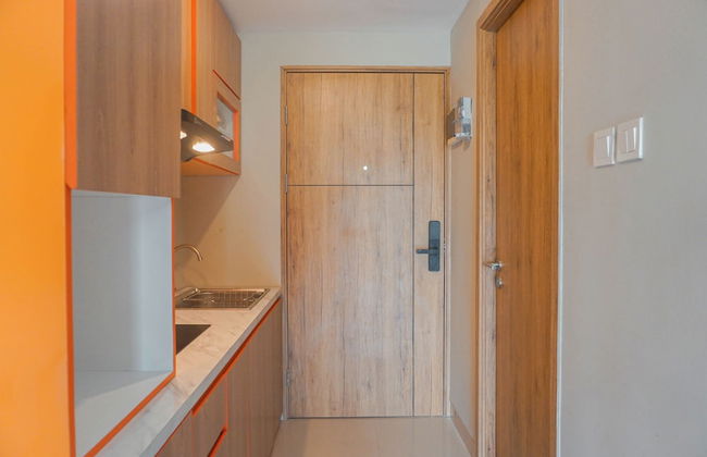 Cozy Studio Apartment At LRT City Jatibening - Photo 8