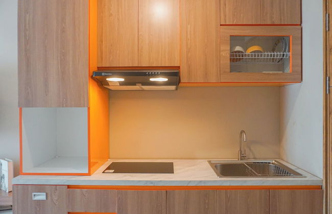 Cozy Studio Apartment At LRT City Jatibening - Photo 10