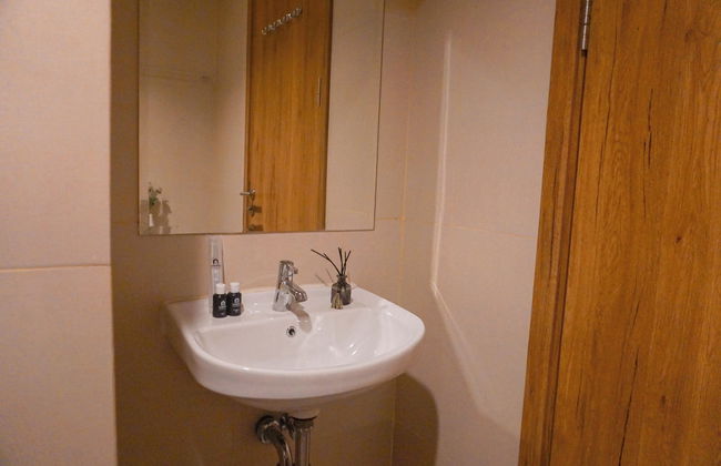 Cozy Studio Apartment At LRT City Jatibening - Photo 15