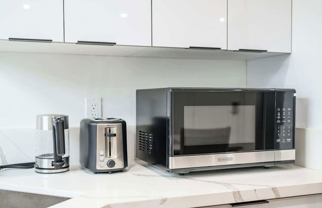 Not Affected by the Fire/modern Spacious Home With Parking & Fully Equipped Kitchen #3 - Foto 45