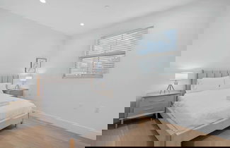 Foto 3 - Not Affected by the Fire/modern Spacious Home With Parking & Fully Equipped Kitchen #3