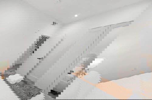 Foto 8 - Not Affected by the Fire/modern Spacious Home With Parking & Fully Equipped Kitchen #3