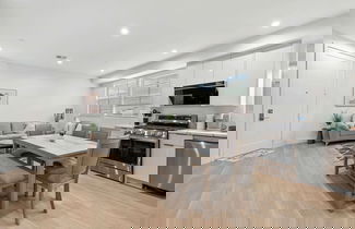 Foto 1 - Not Affected by the Fire/modern Spacious Home With Parking & Fully Equipped Kitchen #3