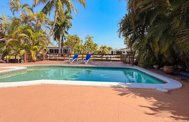 Waterfront Florida Vibes and Views - King Bed - Photo 20
