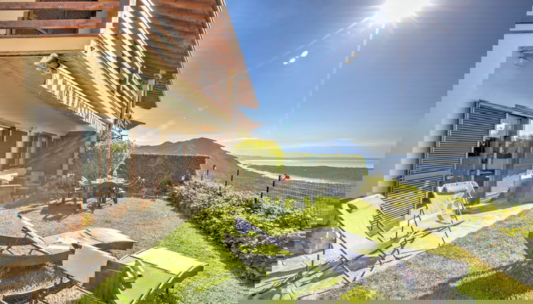 Foto 1 - Amirovista Lake View & Shared Pool