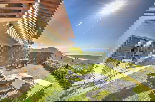 Foto 1 - Amirovista Lake View & Shared Pool