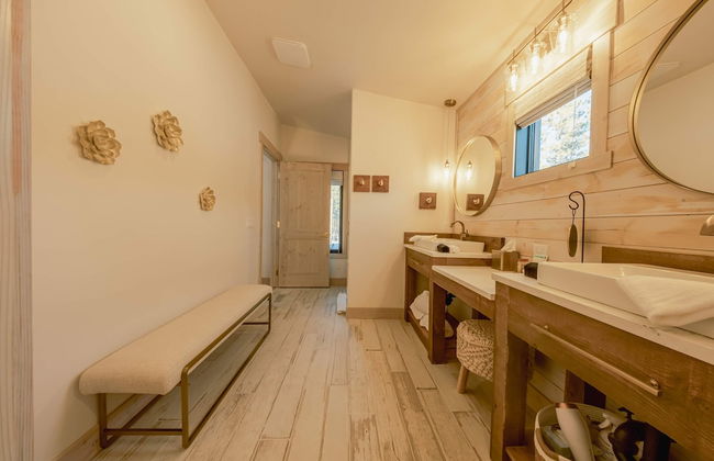 Wilderness Club Nest Modern Cabin Retreat for 9 w/ Hot Tub - Foto 26