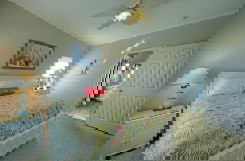 Foto 16 - Coastal Soiree Ocean Views, Game Room, & Steps From Port Aransas Beaches