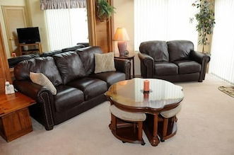 Foto 1 - Seven Springs Stoneridge 3 Bedroom + Loft Standard Condo - sleeps 8, private deck! by RedAwning - Save 10% on 3 Nights, 15% on 5 Nights!
