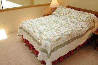 Foto 3 - Seven Springs Stoneridge 3 Bedroom + Loft Standard Condo - sleeps 8, private deck! by RedAwning - Save 10% on 3 Nights, 15% on 5 Nights!