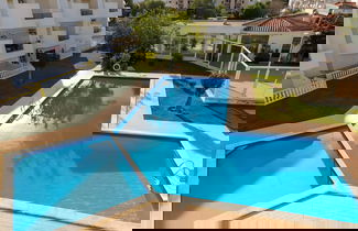 Foto 2 - Santa Eul lia 2-bedroom Apartment w Swimming Pool