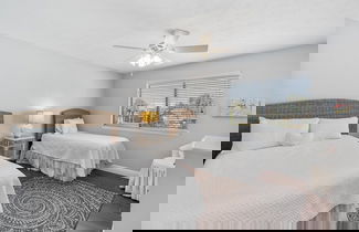 Foto 3 - Salty Kiss 2 Bedroom Townhouse by RedAwning