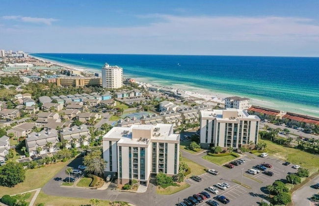 Enclave 202a 2 Bedroom Condo by RedAwning - Foto 28