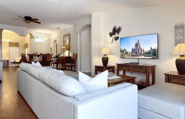 Lovely Lakeside 4-bed Pool Home At Villa Sol-3125 4 Bedroom Home by RedAwning - Foto 12