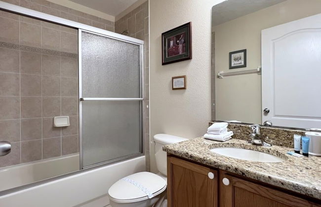 Lovely Lakeside 4-bed Pool Home At Villa Sol-3125 4 Bedroom Home by RedAwning - Foto 17