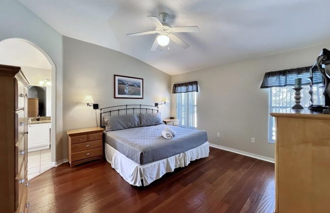 Lovely Lakeside 4-bed Pool Home At Villa Sol-3125 4 Bedroom Home by RedAwning - Foto 2