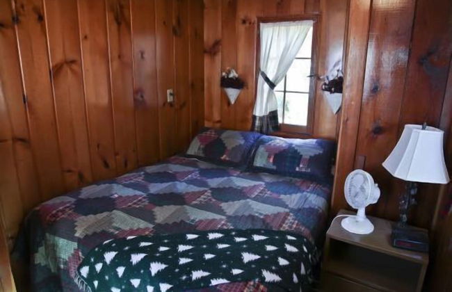 #1 - Cedar Village 2 Bedroom Cabin by RedAwning - Photo 4