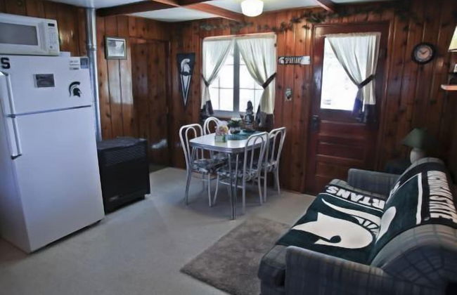 #1 - Cedar Village 2 Bedroom Cabin by RedAwning - Photo 7