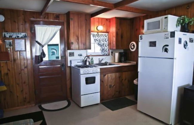 #1 - Cedar Village 2 Bedroom Cabin by RedAwning - Photo 6