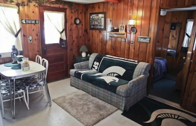 #1 - Cedar Village 2 Bedroom Cabin by RedAwning - Photo 8