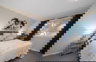 Foto 2 - Chic Remodeled Retreat Near Emu: Easy Commute 2 Bedroom Apts