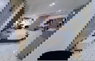 Photo 2 - Supreme Apartments