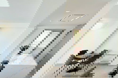 Foto 13 - Azure Loft - 3min Walk to Beach, 10min to Old Town