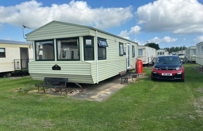 Static Caravan Skegness Free Parking Close Beach - Photo 1