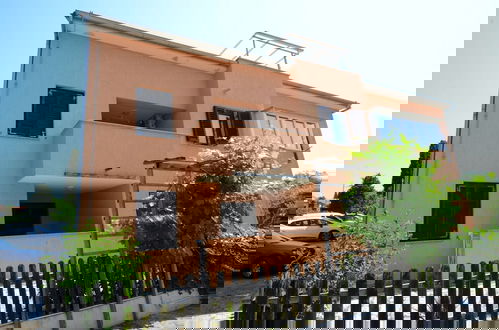 Foto 1 - Apartment With Scenic View