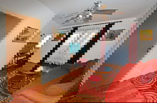 Foto 9 - Apartment With Scenic View