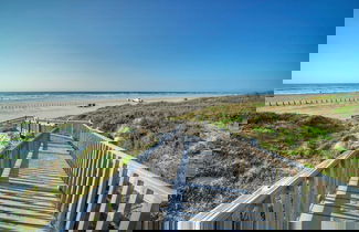 Foto 3 - Sleeps 22 3 Condos in Beachfront Complex w/ Pool, Pickleball Island Retreat