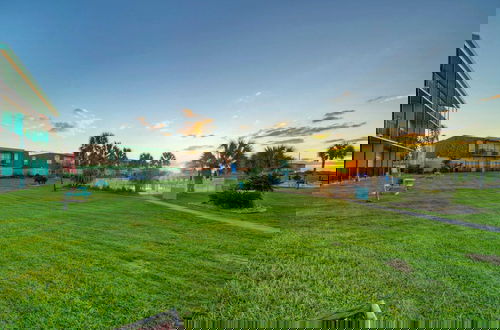 Foto 62 - Sleeps 22 3 Condos in Beachfront Complex w/ Pool, Pickleball Island Retreat
