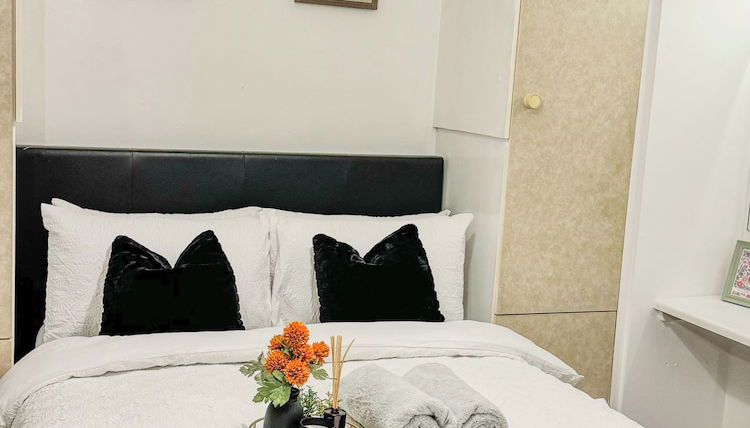Photo 1 - Manchester Luxury Studio Apartment