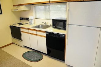 Photo 4 - Seven Springs 1 BR+Loft Condo, Pet Friendly! by RedAwning - Save 10% on 3 Nights, 15% on 5 Nights!