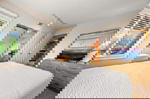 Foto 14 - Sleeps 4 Private Balcony w Views Heated Pool